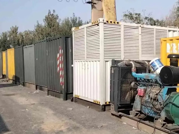 铁西200KW柴油发电机机组每小时油耗是多少？
